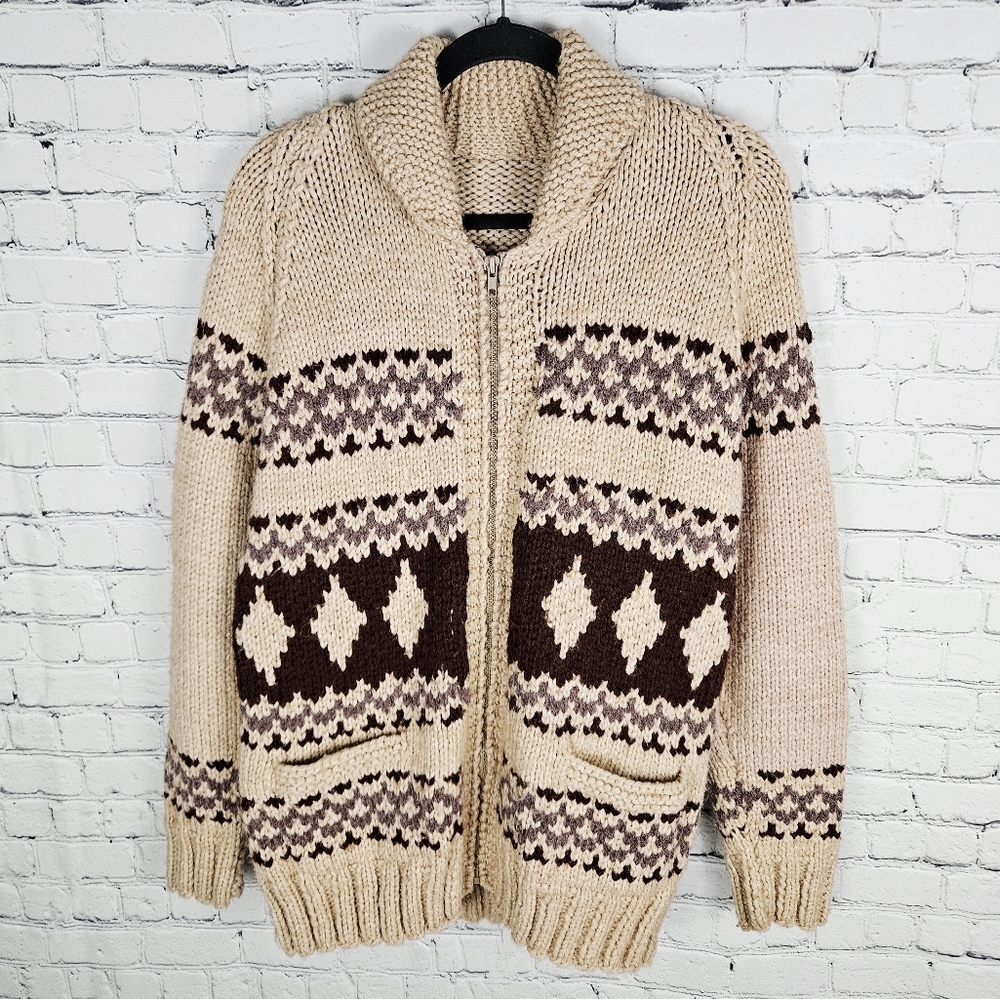 Cowichan style zip up thick chunky knit sweater
